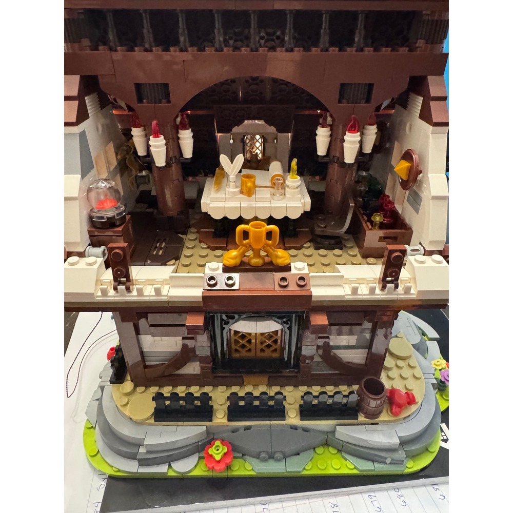 Mould King 16054 Novatown Mid- Age World Log Cabin 2192 Pc Medieval Building Set - Picture 7 of 9